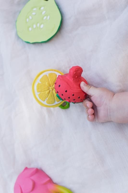 Прорезыватель для зубов SWEETIE THE STRAWBERRY