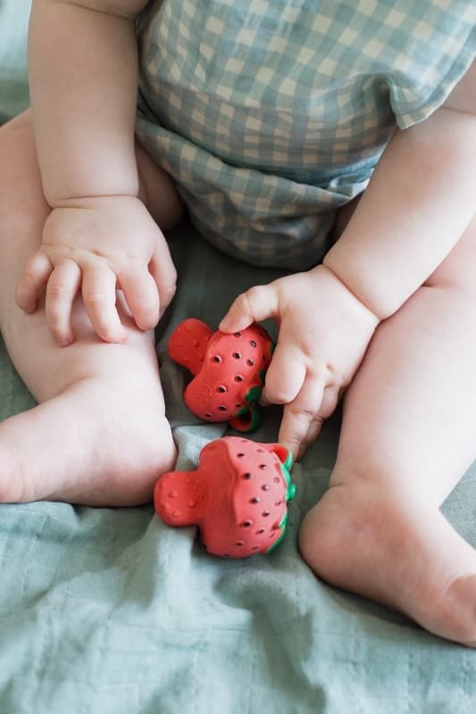 Прорезыватель для зубов SWEETIE THE STRAWBERRY 4